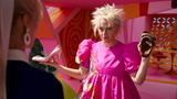 In "Barbie" spielt Comedy-Star Kate McKinnon die "Weird Barbie" (dt. komische Barbie). Auf Barbies Heldenreise verkörpert sie ihre Mentorin, die sie auf den richtigen Weg leitet.