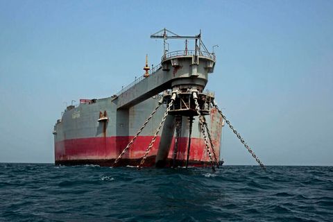 Blick auf den angeschlagenen Öltanker "FSO Safer" im Roten Meer vor der Küste des Jemens