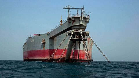 Blick auf den angeschlagenen Öltanker "FSO Safer" im Roten Meer vor der Küste des Jemens