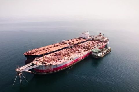 Video: Supertanker vor Jemen: Umweltkatastrophe abgewendet