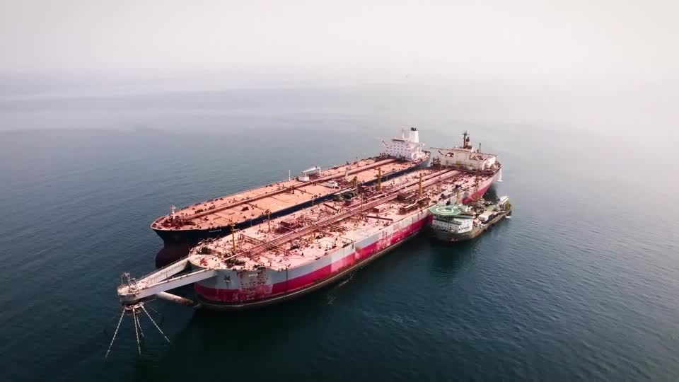 Video: Supertanker vor Jemen: Umweltkatastrophe abgewendet