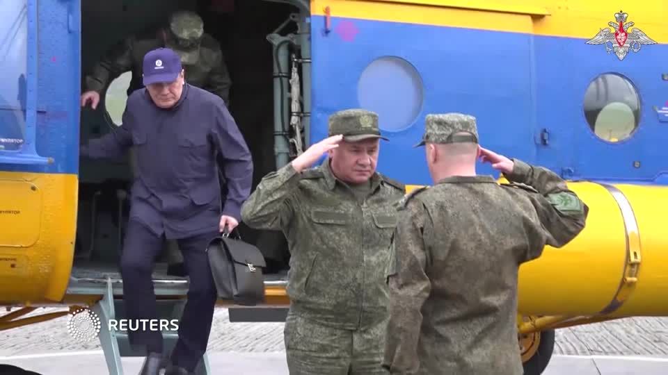 In der Arktis: Verteidigungsminister Schoigu inspiziert Russlands Nordflotte In der Arktis: Verteidigungsminister Schoigu inspiziert Russlands Nordflotte