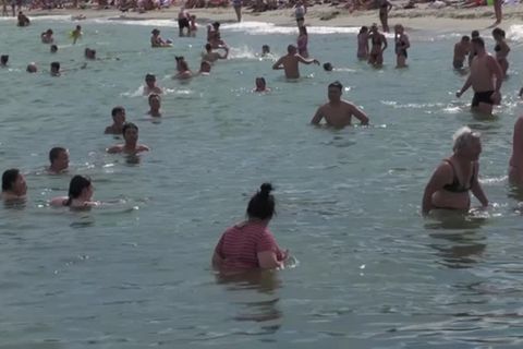 Video: Ukraine: Badefreuden trotz Kriegsbedrohung