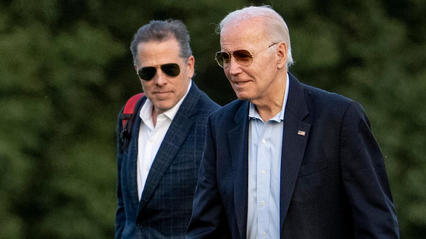 Die Anklage gegen seinen Sohn Hunter (l.) könnte für Joe Biden im Präsidentschaftswahlkampf zum Problem werden.