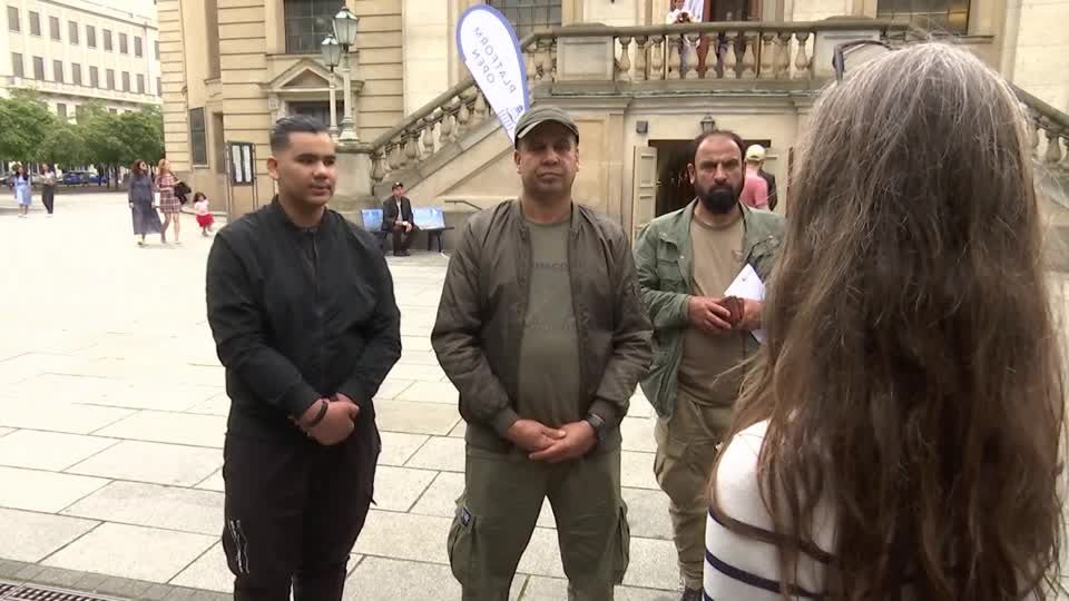 Zwei Jahre nach Abzug: "Sie haben versprochen, uns alle zu retten": Afghanische Ortskräfte appellieren an Bundesregierung Zwei Jahre nach Abzug: "Sie haben versprochen, uns alle zu retten": Afghanische Ortskräfte appellieren an Bundesregierung