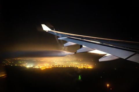 Die Piloten des Regierungs-Airbus A340 lassen den Treibstoff ab. 