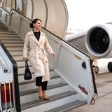 Außenministerin Annalena Baerbock wird erneut von einer Flugzeugpanne ausgebremst: Wegen eines technischen Defekts an den Startklappen kann die Grünen-Politikerin ihren Flug zu einem einwöchigen Besuch in Australien, Neuseeland und Fidschi zunächst nicht fortsetzen. Im Laufe des Montags sollte geprüft werden, wie und wann die Anreise nach Australien weitergehen kann.