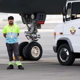 Mitte Mai strandet Außenministerin Annalena Baerbock wegen eines Reifenschadens am Regierungs-Airbus in Doha im Wüsten-Emirat Katar. Ihre Reise in die Golfregion verlängert sich daraufhin unfreiwillig um einen Tag. Baerbock hatte auf ihrer dreitägigen Reise an den Persischen Golf die Länder Saudi-Arabien und die Vereinigten Arabischen Emirate besucht.