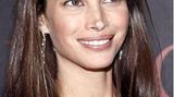 Turlington auf der Premiere von "Perfect Stranger" im Jahr 2006. Der Durchbruch gelang der US-Amerikanerin bereits im Jahr 1987, als sie Starfotograf Steven Meisel für das Cover der italienischen "Vogue" ablichtete. Es folgten weitere Shootings für "Cosmopolitan" und "Esquire", zahlreiche Werbekampagnen und reichlich Runway-Jobs für Luxus-Marken wie Chanel, Christian Lacroix und Versace. 1993 wählt sie das "People Magazine" unter die 50 schönsten Menschen der Welt. 