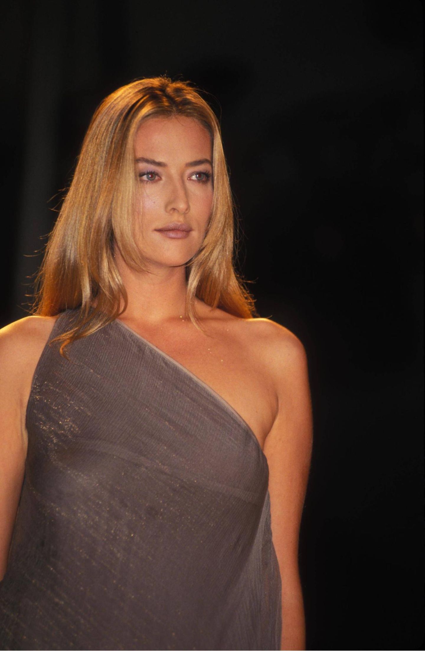 Supermodels der Neunziger: Nach dem legendären Beach-Shooting mit Lindbergh ging es mit der Karriere von Patitz nur noch Bergauf. Sie lief für Mode-Designer wie Dior, Versace, Valentino oder Salvatore Ferragamo, war ebenfalls in George Michaels Video zum Song "Freedom! '90" zu sehen und posierte im Laufe ihrer Karriere für mehr als 200 Zeitschriften-Cover. Nach dem legendären Beach-Shooting mit Lindbergh ging es mit der Karriere von Patitz nur noch Bergauf. Sie lief für Mode-Designer wie Dior, Versace, Valentino oder Salvatore Ferragamo, war ebenfalls in George Michaels Video zum Song "Freedom! '90" zu sehen und posierte im Laufe ihrer Karriere für mehr als 200 Zeitschriften-Cover.