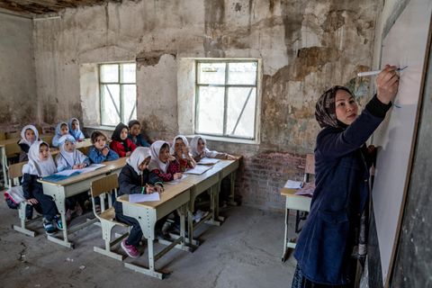 Eine Mädchenkasse in Kabul, Afghanistan, Sommer 2023