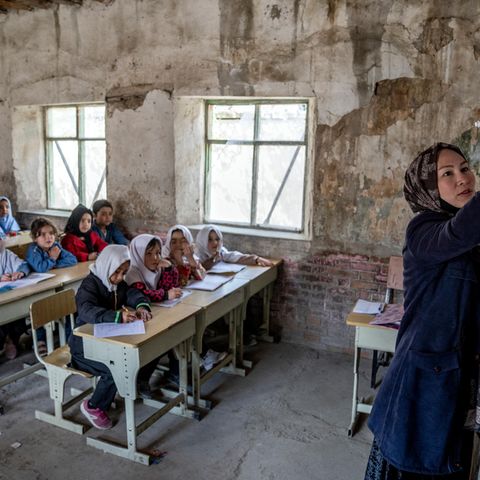 Eine Mädchenkasse in Kabul, Afghanistan, Sommer 2023