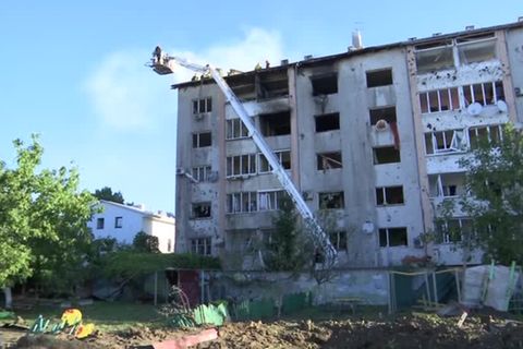 Video: Ukraine: Schwere Luftangriffe im Westen des Landes