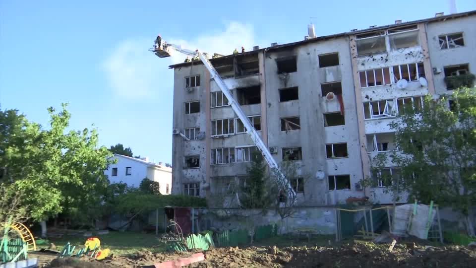Video: Ukraine: Schwere Luftangriffe im Westen des Landes Video: Ukraine: Schwere Luftangriffe im Westen des Landes