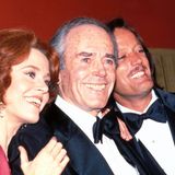 Jane Fonda kann so gut wie alles: Schauspielern, Sex-Symbol sein und einen Oscar nach dem nächsten gewinnen. Doch der Erfolg liegt auch hier in der Familie. Der Vater der heute 85-Jährigen war ebenfalls als Schauspieler erfolgreich, spielte in den 1920ern und 30ern in mehr als 115 Filmen mit und wurde für unzählige Auszeichnungen nominiert. Fonda starb 1982 im Alter von 77 Jahren an einem Herzleiden. Hier sieht man ihn zusammen mit Jane im Jahr 1978. 