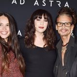 Mit ihrer Rolle in "Herr der Ringe" hatte Liv Tyler ihren Durchbruch. Ob der Fakt, dass ihr Vater Aerosmith-Leadsänger Steven Tyler ist, dabei eine Rolle gespielt hat, erfährt man wohl nie. Doch das Star-Gen hat er definitiv an seine Kinder weitergegeben, konnten Livs Schwestern Mia Tyler und Chelsea Tallarico sowie ihr Bruder Taj Tallarico ebenfalls als Schauspieler durchstarten. 
