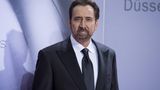 Auch Nicolas Cage ist stolzer Oscar-Preisträger und gehört heute zu den größten Stars Hollywoods. Auch hier liegt die Berühmtheit in der Familie. Sein Vater August Floyd Coppola, der ihm ebenfalls zum Verwechseln ähnlich sah, war selbst Autor und Filmmanager und verfügte damit über gute Verbindungen in die Branche. Coppolas Bruder ist außerdem der Mega-Regisseur Francis Ford Coppola, der für Blockbuster wie "Der Pate" und "Apocalypse Now" vielfach ausgezeichnet wurde. Seiner Schwester, Schauspielerin Talia Shire, verhalf Coppola in "Der Pate" auch zu Erfolg. Sie übernahm die Hauptrolle in der Trilogie – und spielte wenig später die Frau von Rocky Balboa in "Rocky", ihre bekannteste Rolle, die sie weltweit berühmt machte.