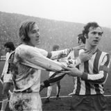 Franz Beckenbauer und Günther Netzer auf dem Fußballplatz