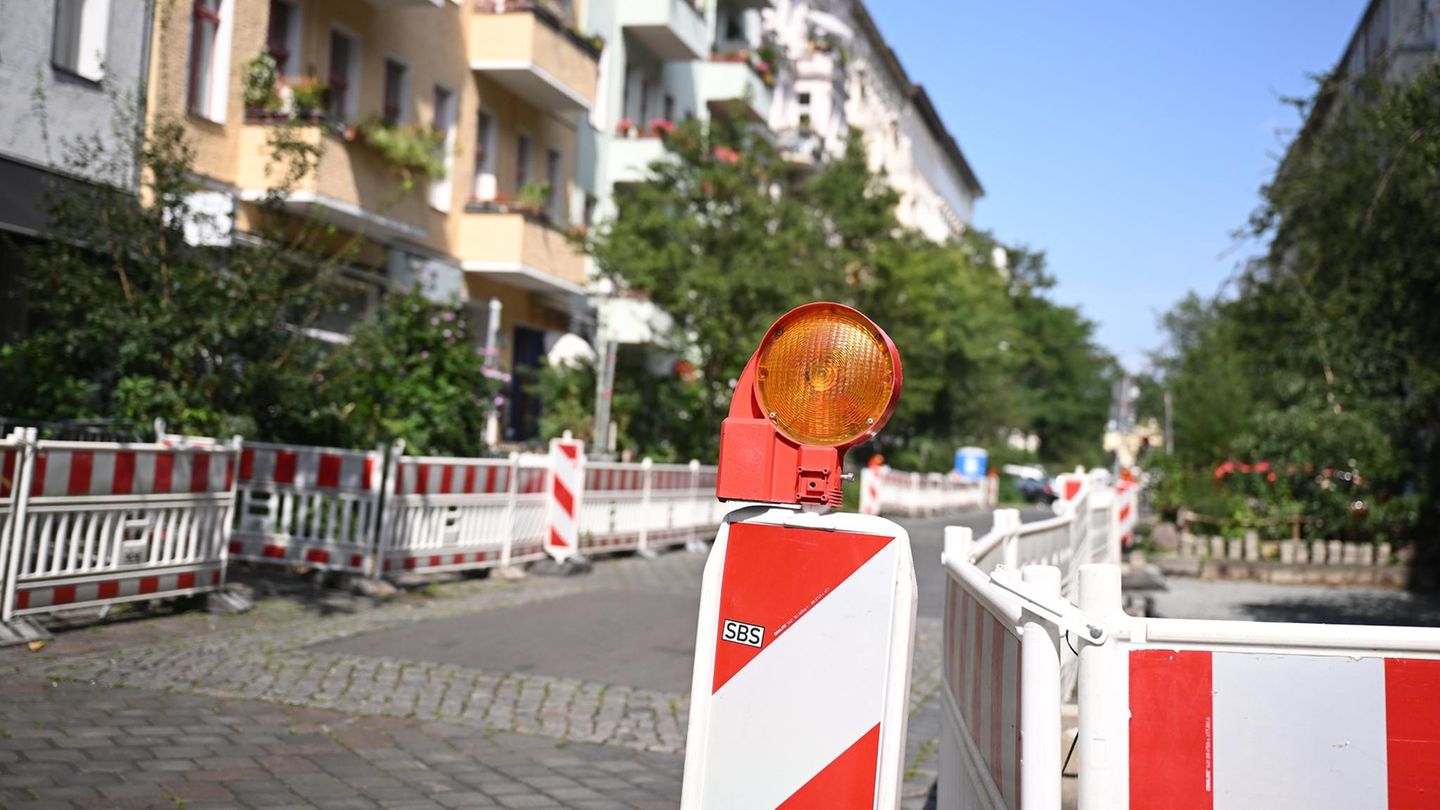 Autos sind im Graefekiez in Berlin Kreuzberg nicht mehr willkommen – Parkplätze werden schon bald zu Grün- und Ladeflächen. 