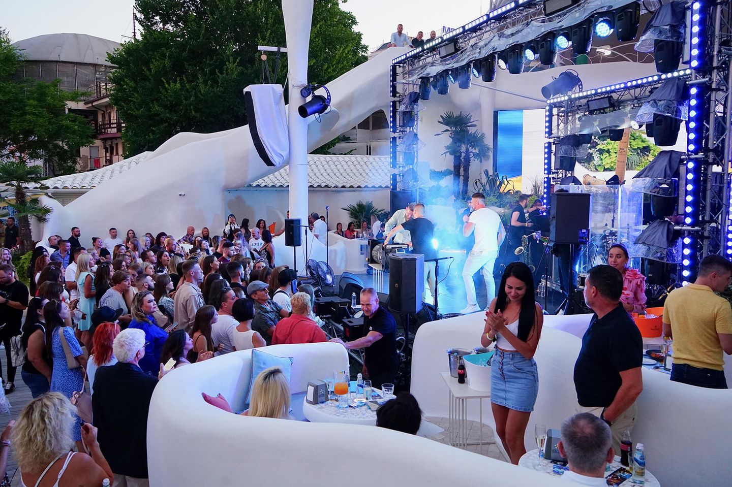 Odessa Tanzen und feiern während nebenan der Krieg tobt? STERN.de