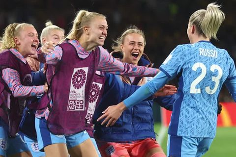 Video: Fußball-WM: England folgt Spanien ins Finale
