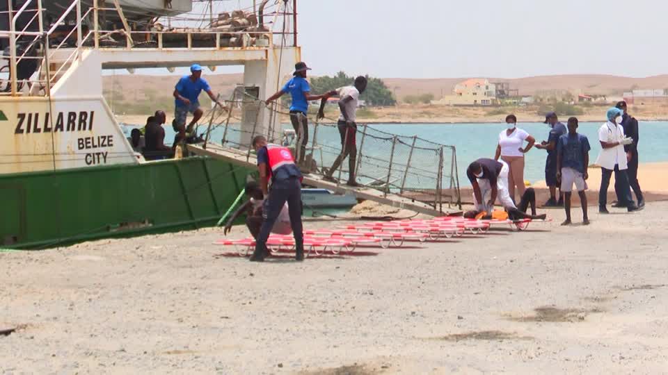 Video: Flüchtlingsdrama im Atlantik