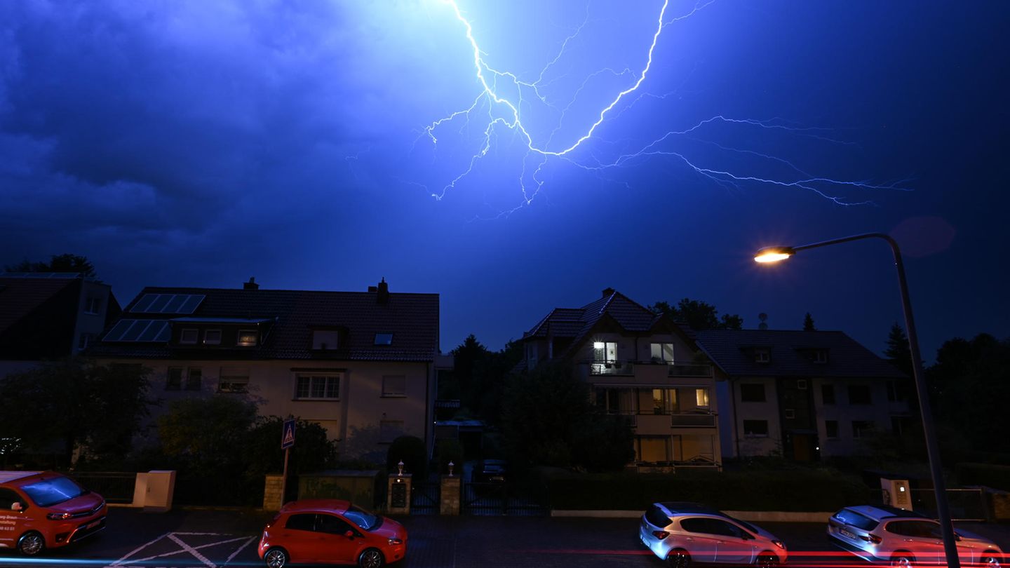 Storm Hits Frankfurt: Subway Traffic Stopped, Chaos at the Airport