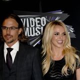 Ein weiterer Vertrauter Spears', der sich hinterher – zumindest zeitweise – als ihr Fels in der Brandung erwies, war ihr Agent Jason Trawick. Das Paar gab seine berufliche Zusammenarbeit auf, um eine Beziehung eingehen zu können. 2011 folgte die Verlobung – und Trawick wurde zum Co-Vormund der Sängerin. Eine Erleichterung für die damals 30-Jährige, die bis dato wieder vollkommen abhängig von ihrem Vater war. Doch schon im Januar 2013 trennten sich die beiden wieder, die Vormundschaft gab Trawick infolgedessen auch wieder ab. 