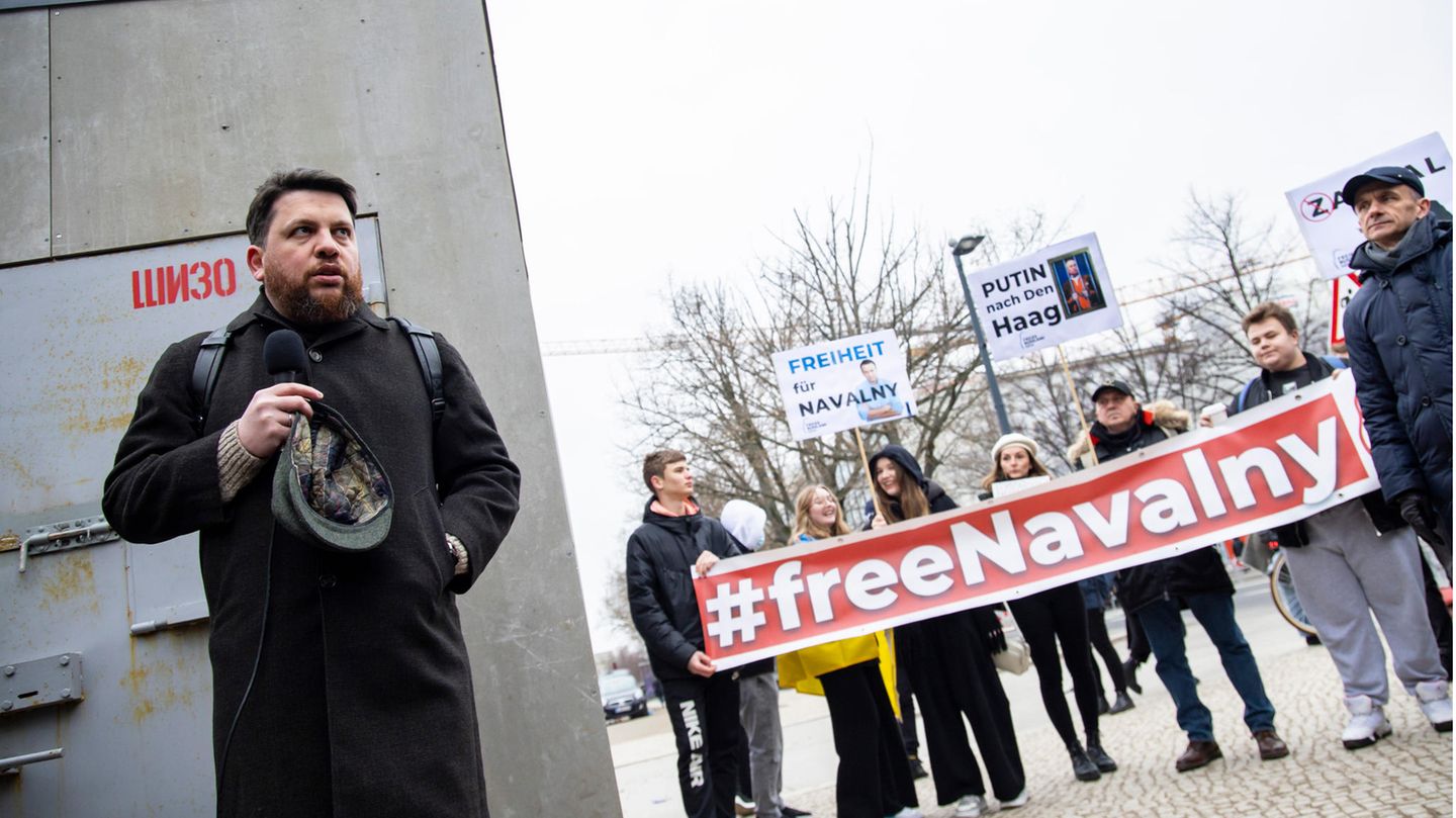 Leonid Wolkow Ende Januar bei einem Protest vor der russischen Botschaft in Berlin