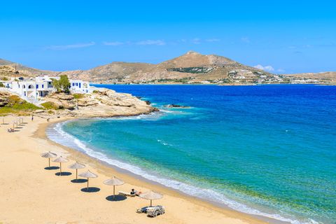 Ein Strand auf der griechischen Insel Paros