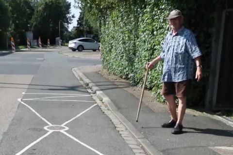 Rentner malt eigenen Parkplatz – jetzt droht ihm Ärger mit der Justiz