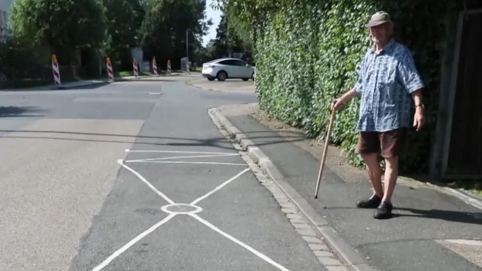 Rentner malt eigenen Parkplatz – jetzt droht ihm Ärger mit der Justiz