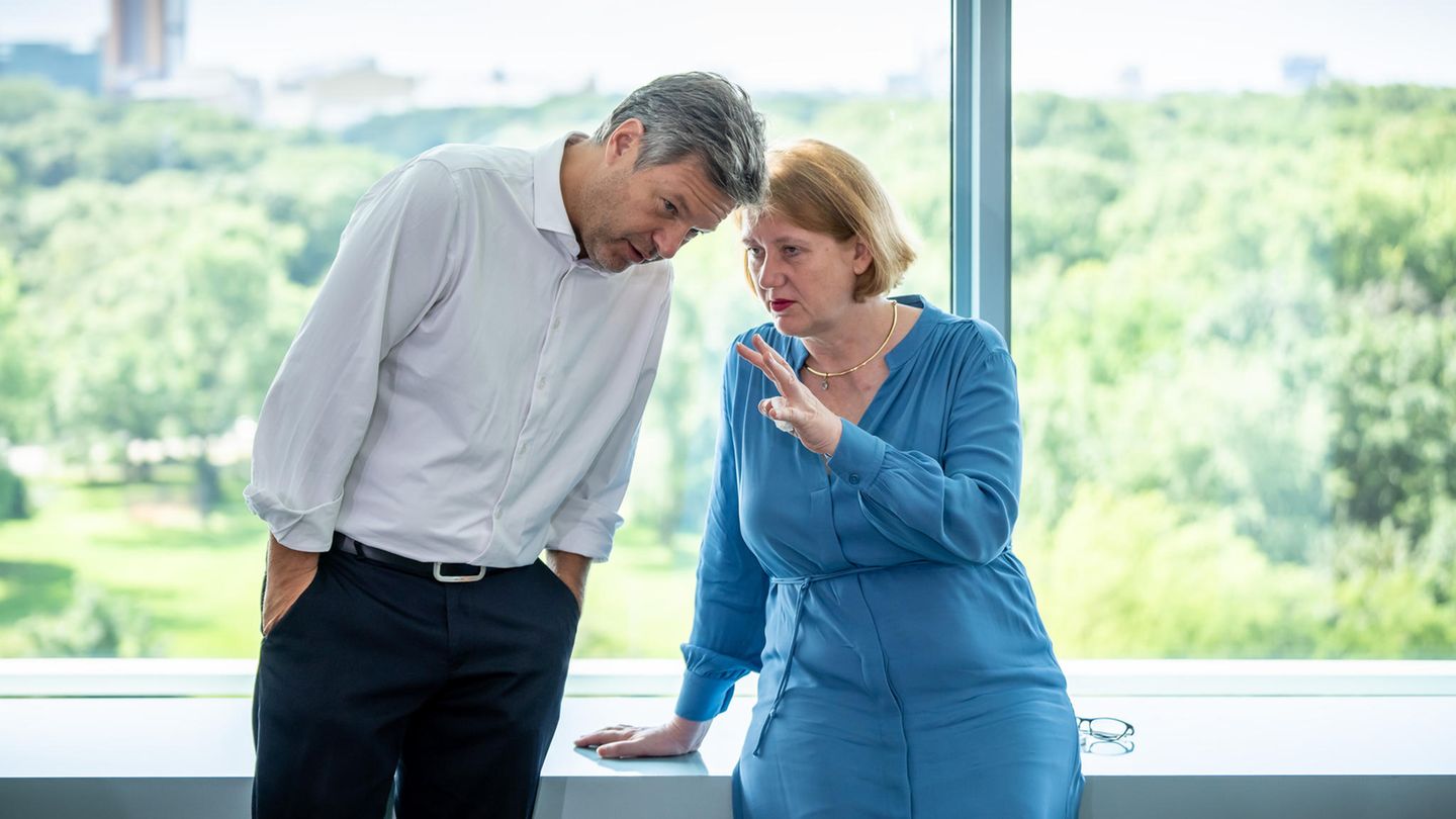 Bundeswirtschaftsminister Robert Habeck und Bundesfamilienministerin Lisa Paus (beide Bündnis 90/Die Grünen)