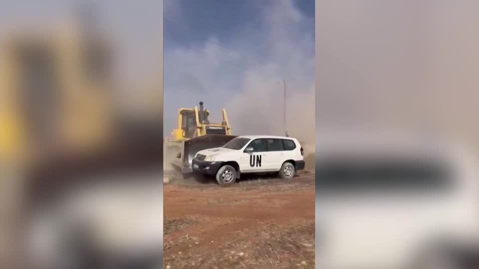 Video: UN-Friedenstruppen bei Zwischenfall in Zypern verletzt Video: UN-Friedenstruppen bei Zwischenfall in Zypern verletzt