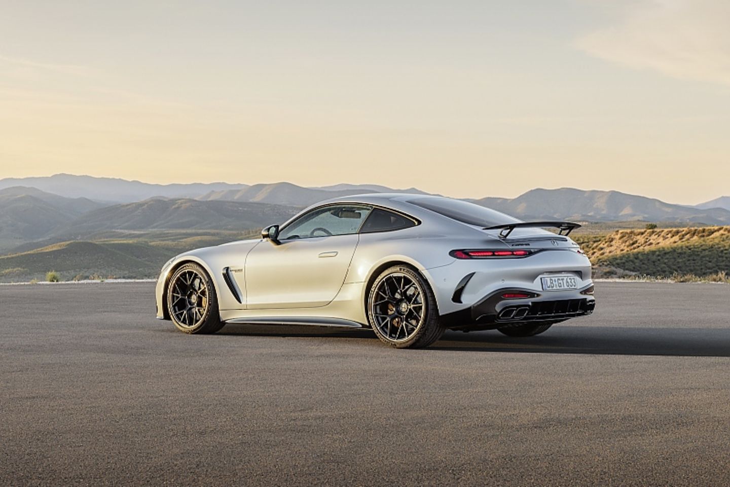 Mercedes AMG GT 2024