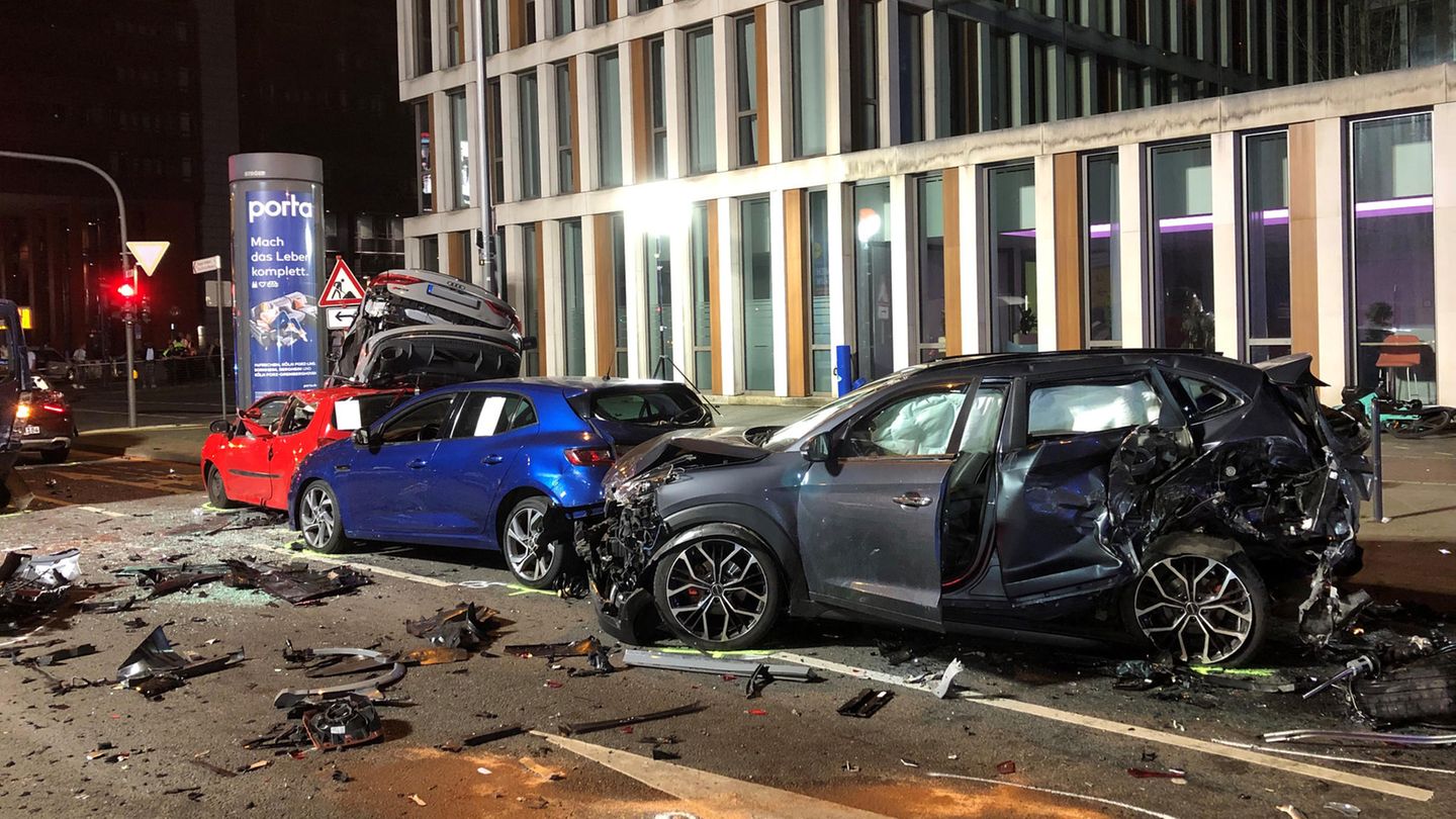 Köln Auffahrunfall