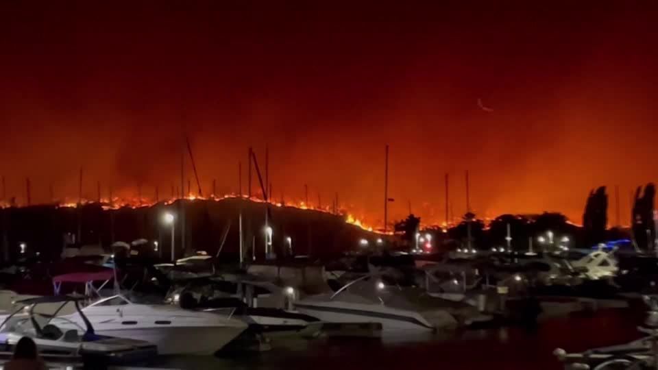 Video: Notstand ausgerufen: Waldbrände in Kanada bedrohen 150.000-Einwohner-Stadt
