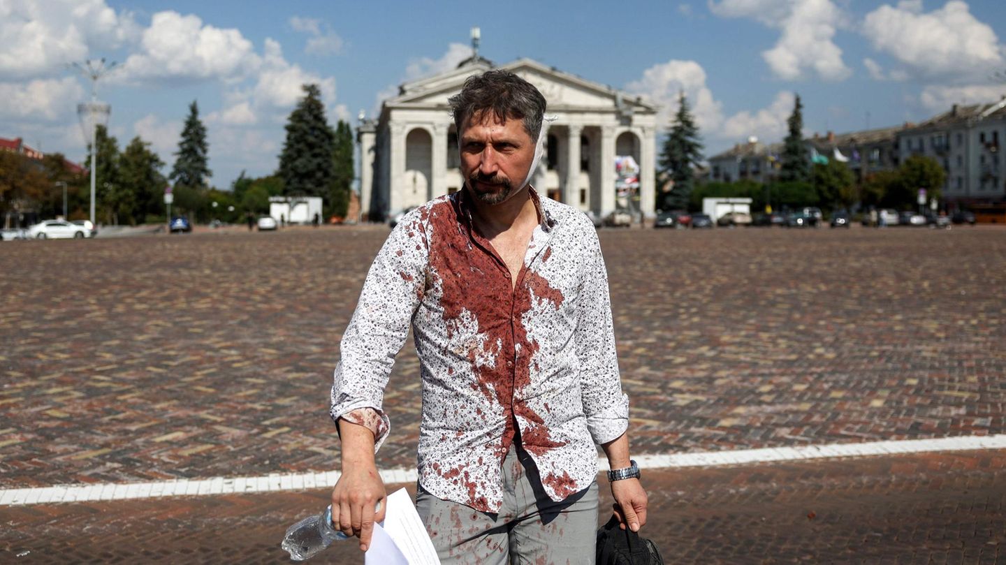 Ukraine: Russian attack on Chernihiv kills