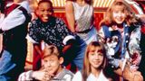 Und so bewarb sie sich im Alter von nur acht Jahren als Moderatorin im "Mickey Mouse Club". Damals lehnten die Produzenten sie noch ab, weil sie zu jung war. Sie versuchte es drei Jahre später erneut – und kam in die Show. Von nun an sah man sie an der Seite von späteren Weltstars wie Justin Timberlake, Ryan Gosling und Christina Aguilera regelmäßig im TV. Und Spears leckte Blut. Als "Mickey Mouse Club" im Jahr 1994 abgesetzt wurde, verschickte ihre Mutter hartnäckig Demo-CDs mit Songs ihrer Tochter an Plattenfirmen, bis jemand die damals 13-Jährige unter Vertrag nahm.
