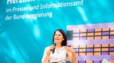 Annalena Baerbock (Bündnis 90/Die Grünen), Außenministerin, spricht beim Tag der offenen Tür der Bundesregierung
