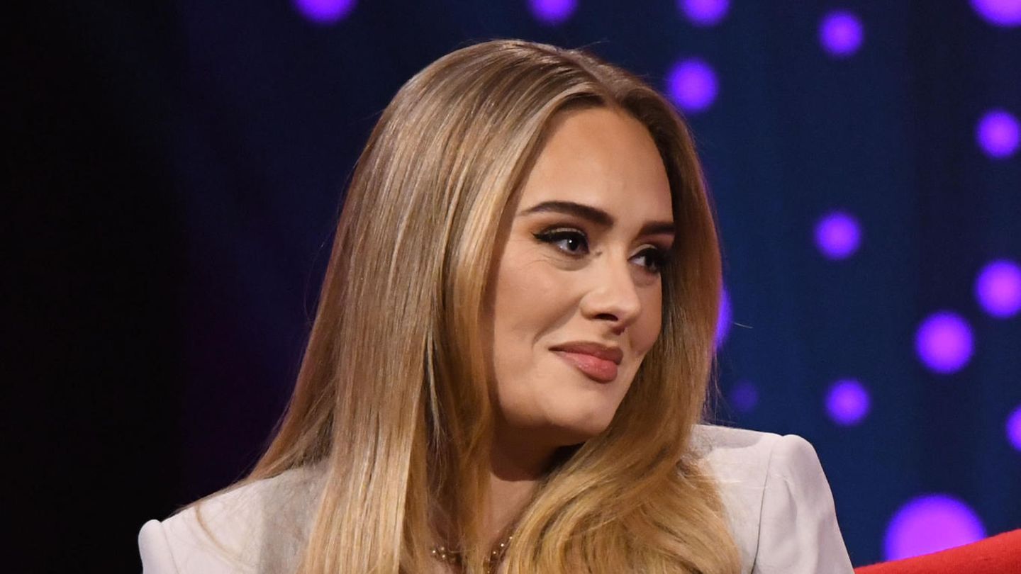 Adele suffers from coffee withdrawal: migraines and tremors