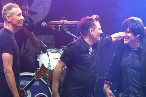Die Berliner Punkrock-Band Die Ärzte, Farin Urlaub (l-r), Bela B. und Rod Gonzales gehen wieder auf Tour. Foto: Axel Heimken / d