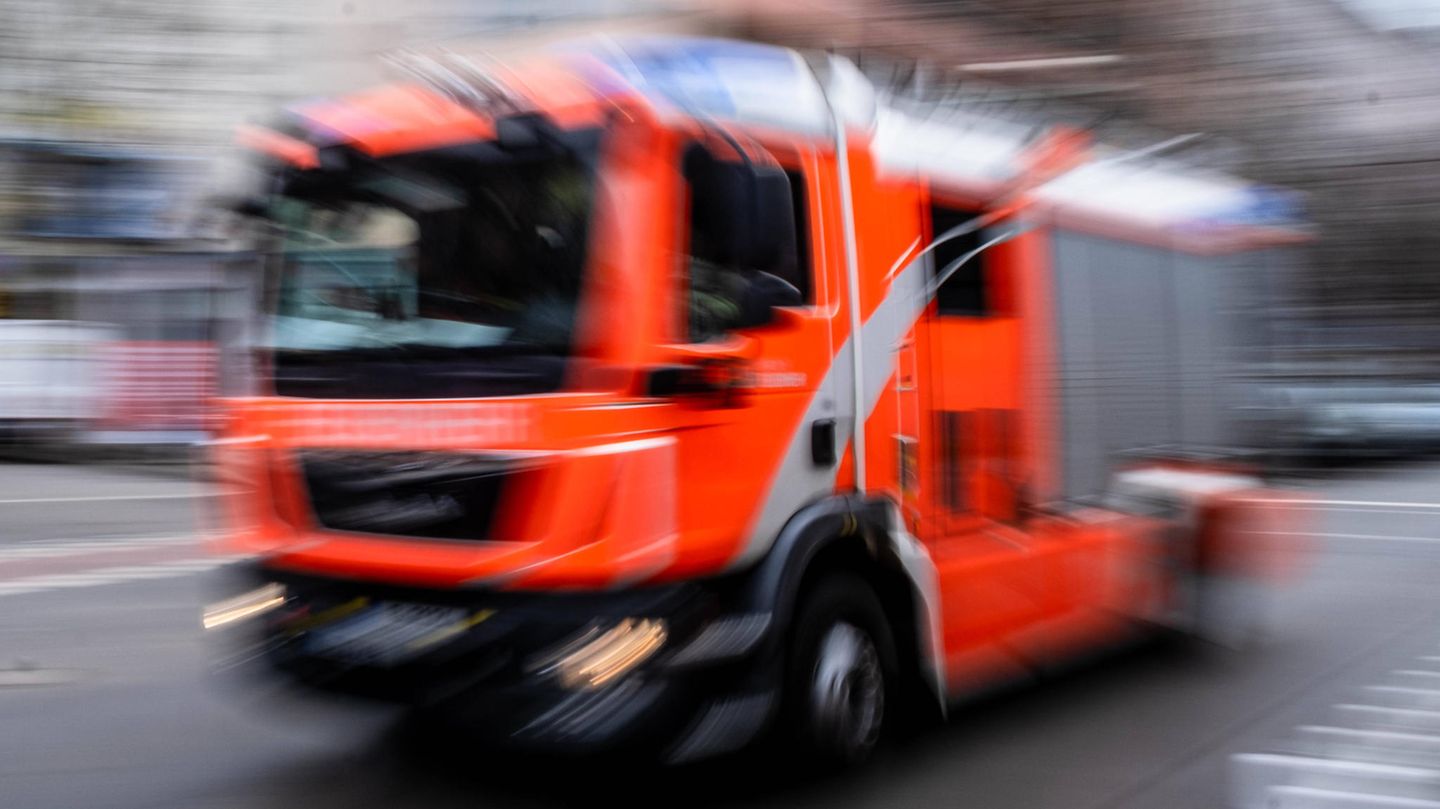Offenbach: Großer Brand in Recyclingfirma ausgebrochen – Explosionen zu hören