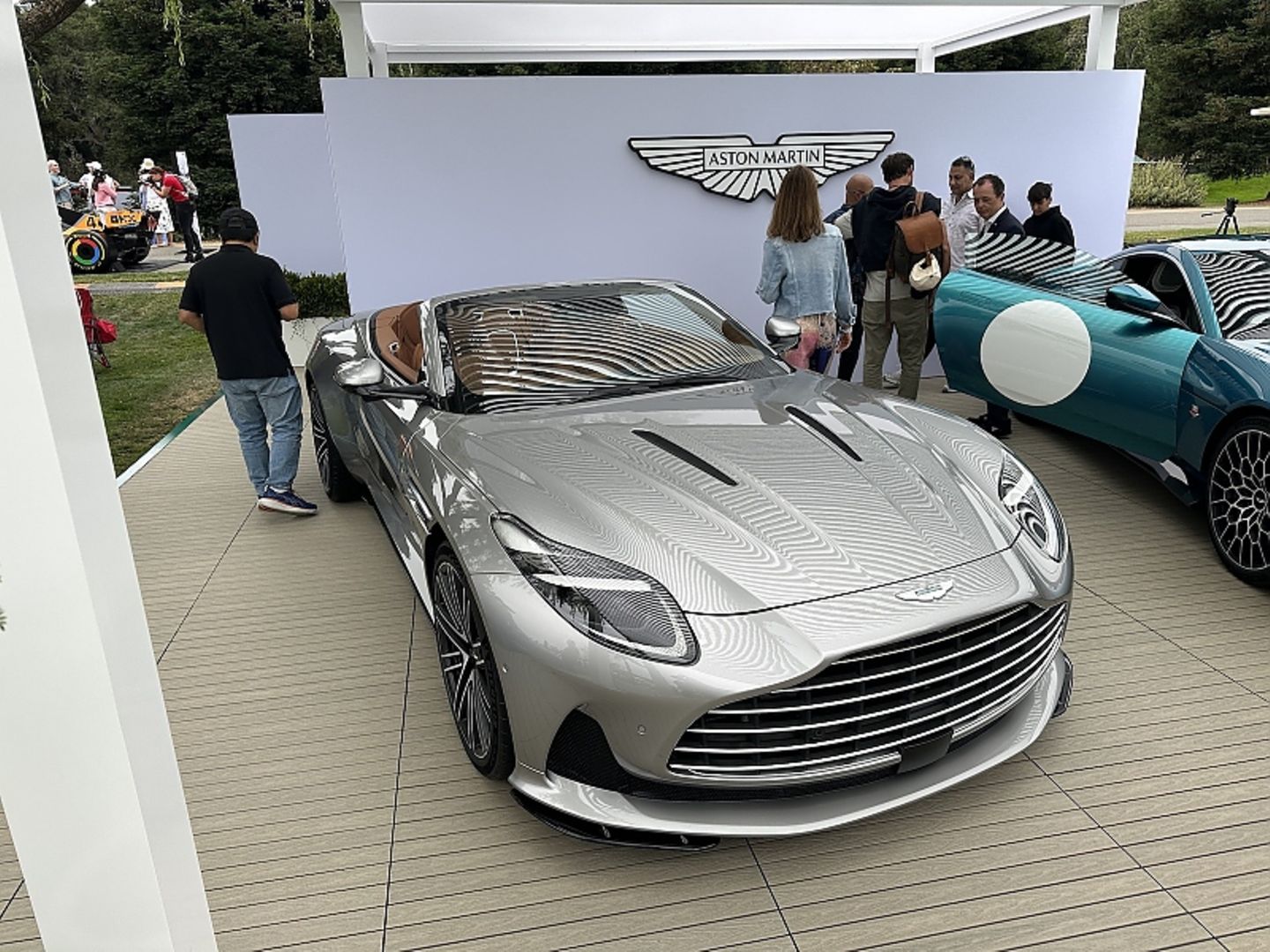 Aston Martin DB12 Volante