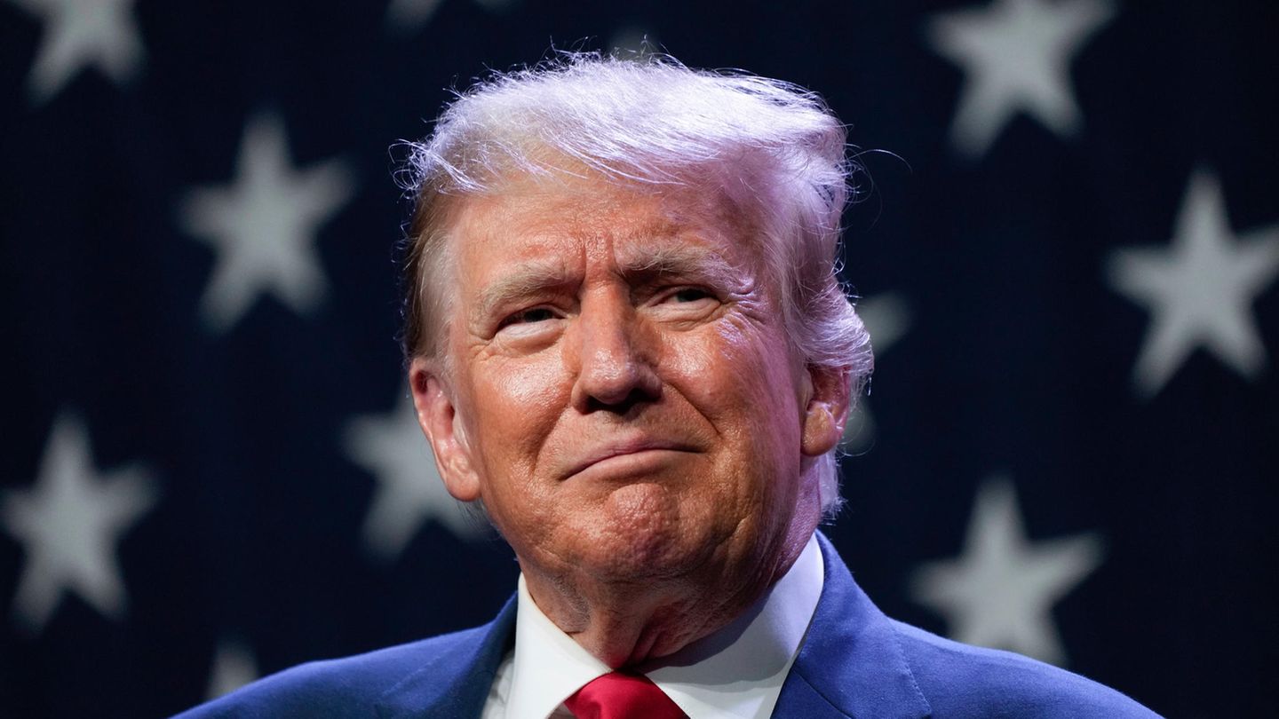 Donald Trump: Georgia court sets bail and rules