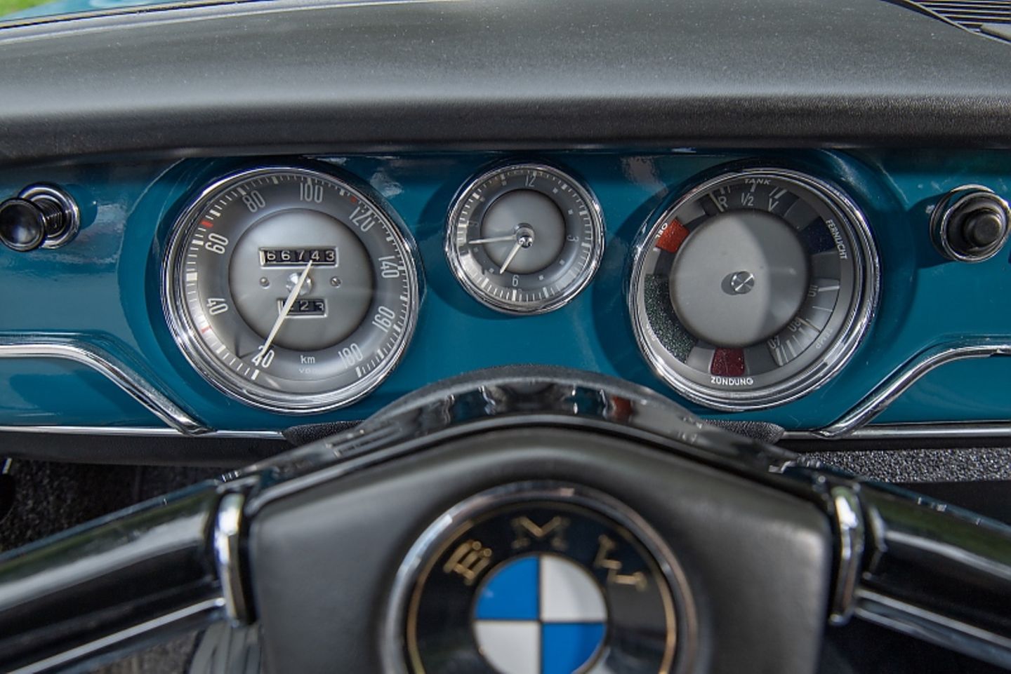BMW 1500