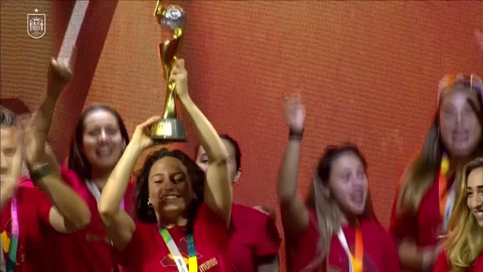 Video: Spanien feiert seine Weltmeisterinnen Video: Spanien feiert seine Weltmeisterinnen