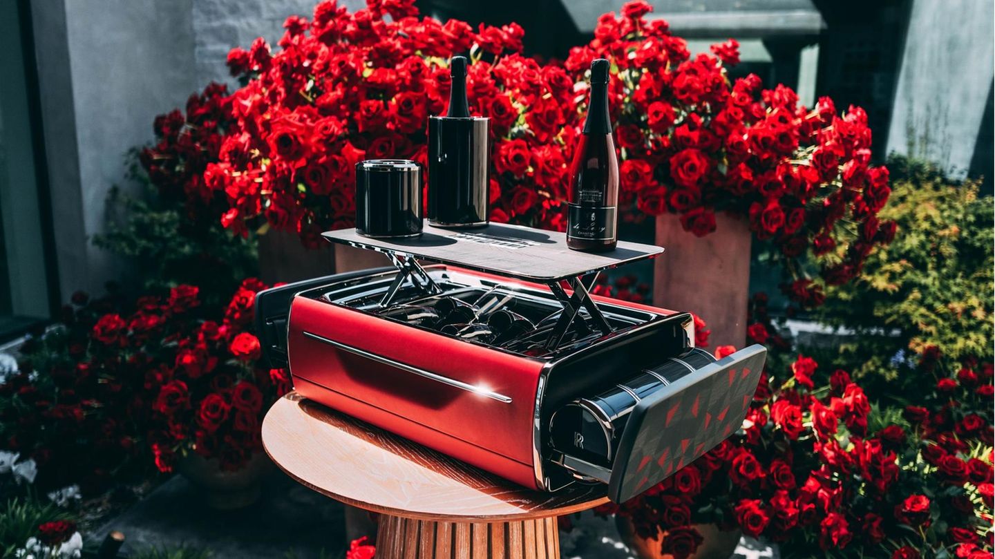 Rolls-Royce La Rose Noir Droptail