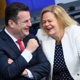 Bundesarbeitsminister Hubertus Heil und Bundesinnenministerin Nancy Faeser (beide SPD)