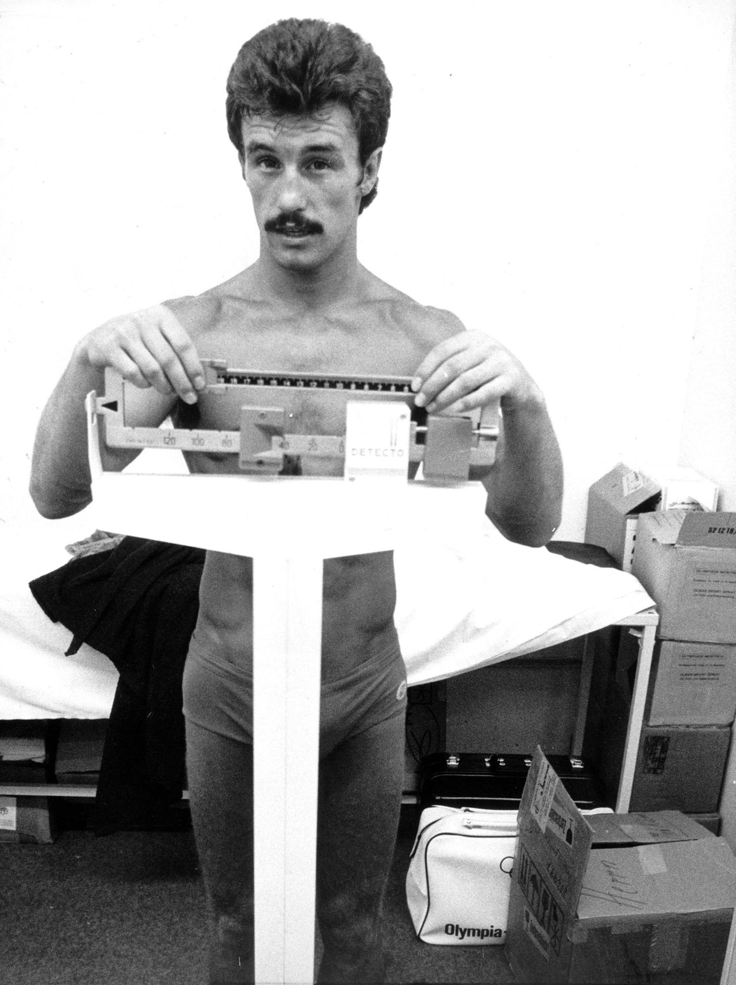 René Weller trat als vielfacher Deutscher Meister bei den Olympischen Spielen 1976 in Montreal an. Der gebürtige Pforzheimer war Sohn eines Boxers und hatte im Alter von sechs Jahren mit Judo begonnen, bevor er ebenfalls auf das Boxen umstieg.